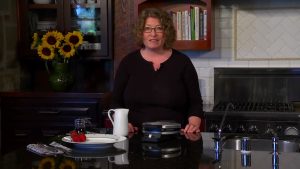 Cuisinart WMR-CA Round Classic Waffle Maker (Renewed)
