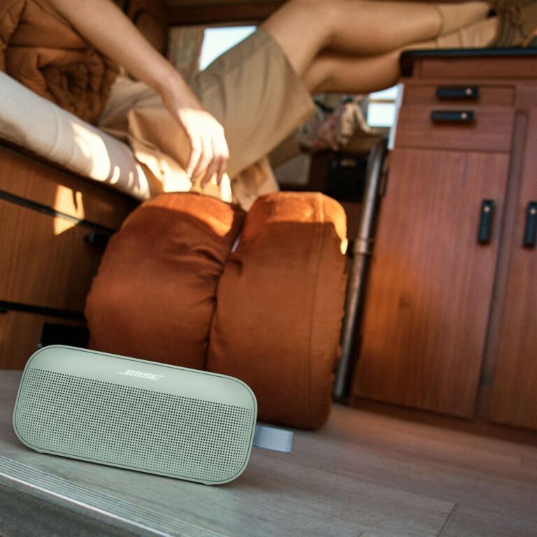 Bose SoundLink Flex Portable Bluetooth Speaker (2nd Gen), Portable Outdoor Speaker with Hi-Fi Audio, Up to 12 Hours Battery Life, Waterproof and Dustproof, Black